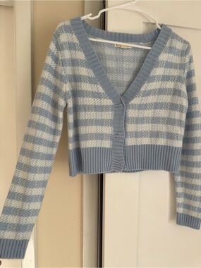 Soft Blue & Cream Striped V-Neck Cropped Cardigan size M
